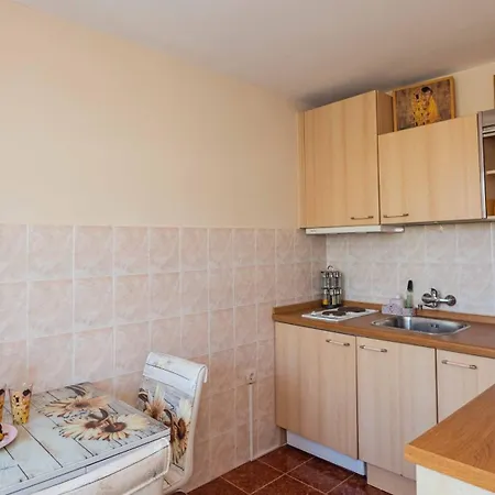 Lazur 102 * Burgaz